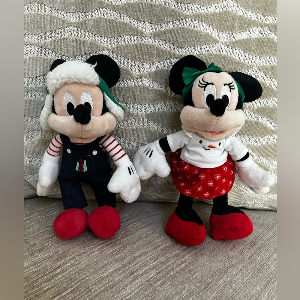 Disney Christmas Mickey & Minnie (Minnie Plush) Like New